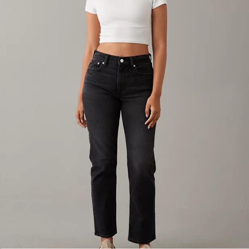 AE Size 4 Straight Leg Boyfriend Black Jeans